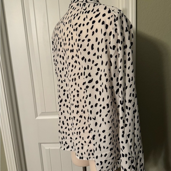 White flowing top- with cow print- size XL - Picture 5 of 6